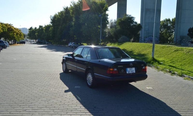 Mercedes-Benz 124 • 1993 • 80,000 km 2