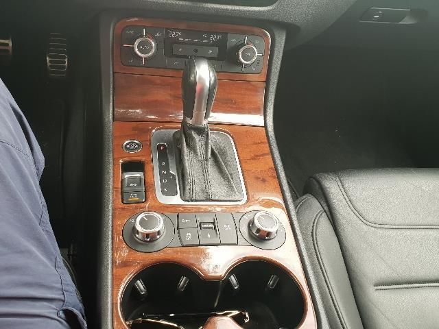 Volkswagen Touareg • 2012 • 175,000 km 6