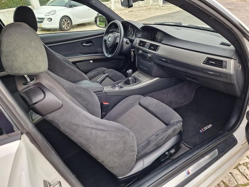 BMW 328i • 2009 • 117,000 km 6