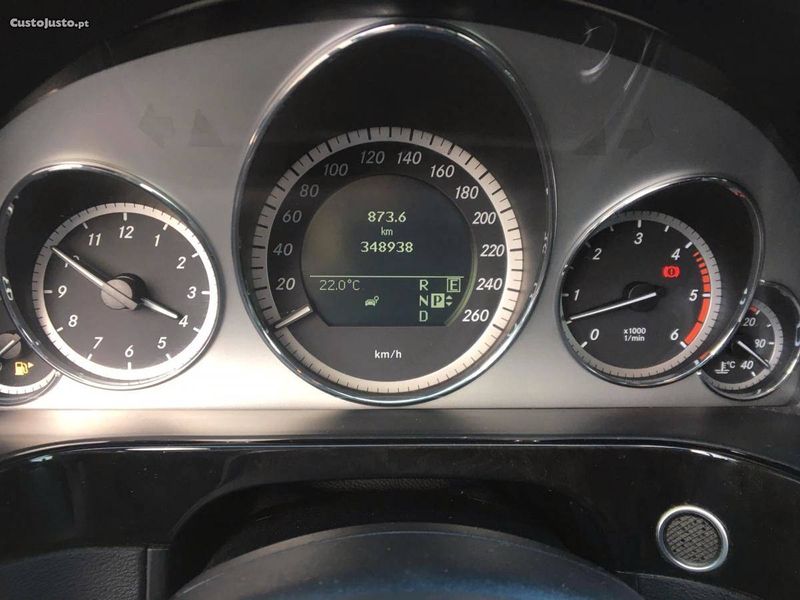 Mercedes-Benz E-320 • 2010 • 200,000 km 5