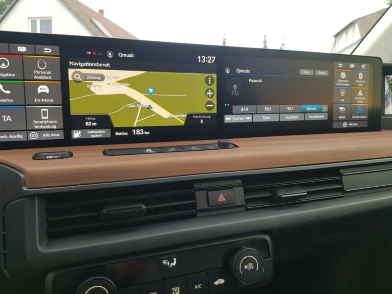 Hyundai Entourage • 2020 • 20,500 km 11