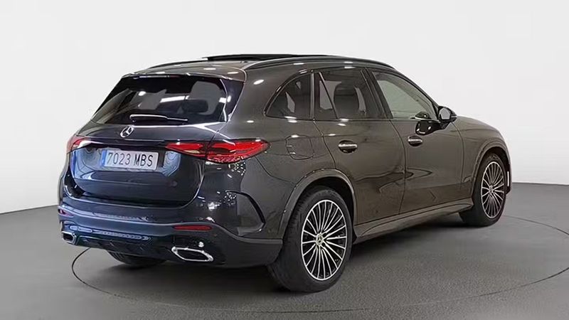 Mercedes-Benz GLC • 2022 • 27,299 km 9