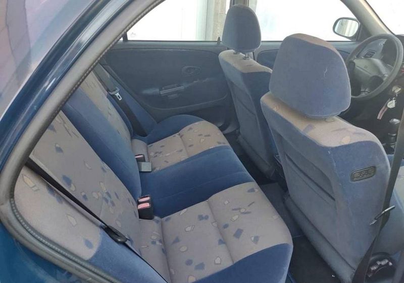 Mitsubishi Carisma • 2000 • 200,000 km 3