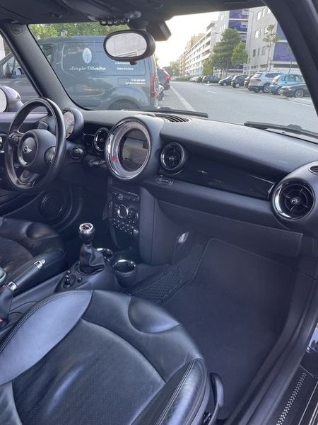MINI Cooper S • 2011 • 111,000 km 2