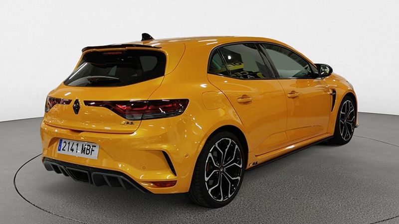 Renault Mégane • 2022 • 25,761 km 4