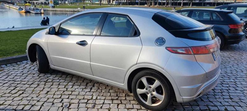Honda Civic • 2010 • 122,340 km 1