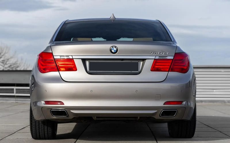 BMW 7 Series • 2009 • 182,000 km 5