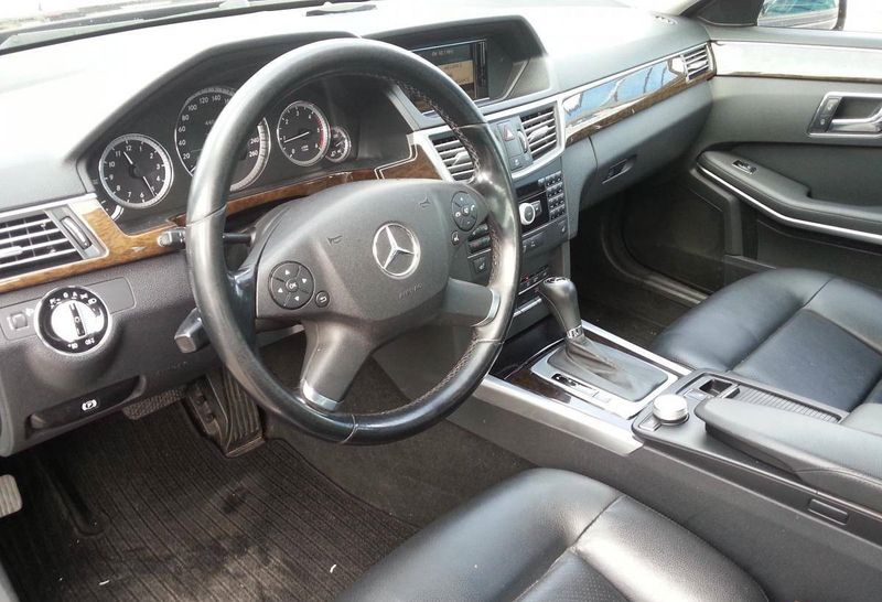 Mercedes-Benz E • 2009 • 318,300 km 4
