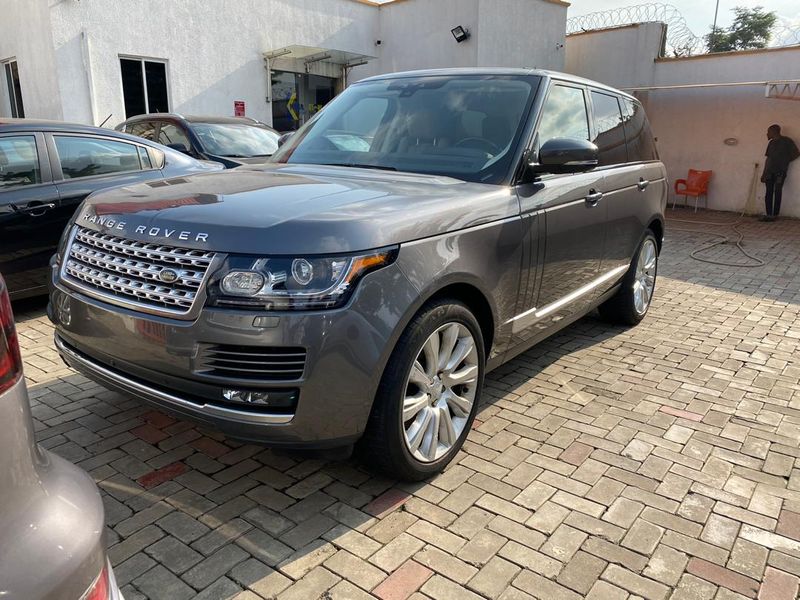 Land Rover Range Rover • 2018 • 9 km 1