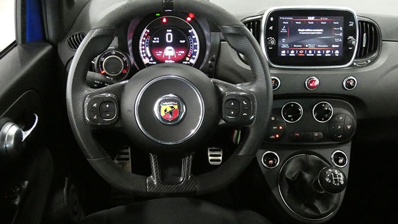 Fiat 500 • 2021 • 23,789 km 23