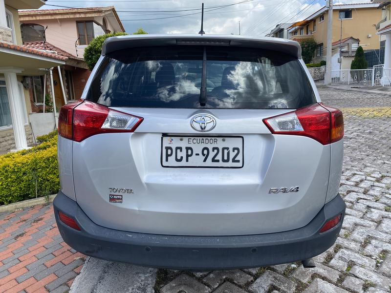 Toyota RAV4 • 2015 • 96,000 km 3