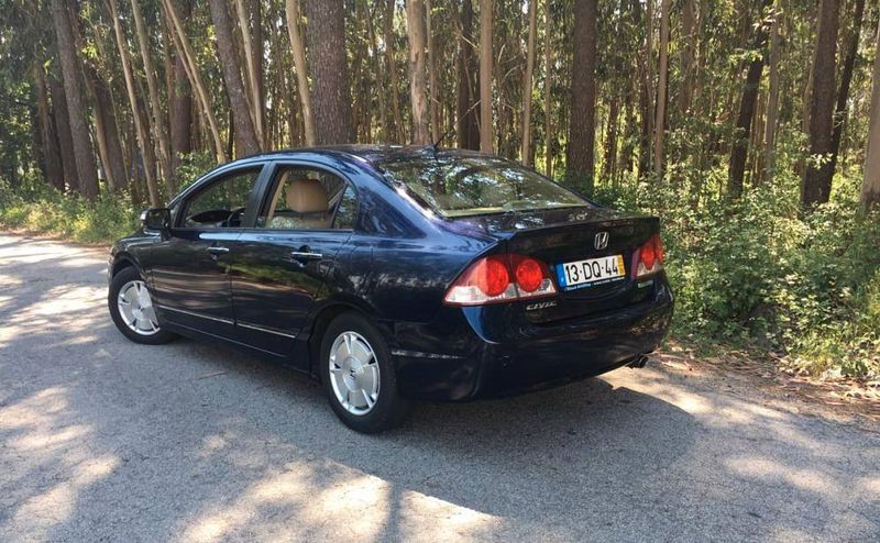 Honda Civic • 2007 • 160,000 km 2