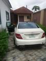 Mercedes-Benz 200 - 300 • 2010 • 75,000 km 5
