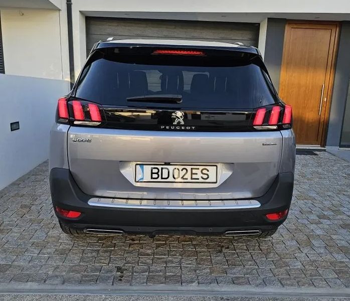 Peugeot 5008 • 2018 • 133,500 km 2