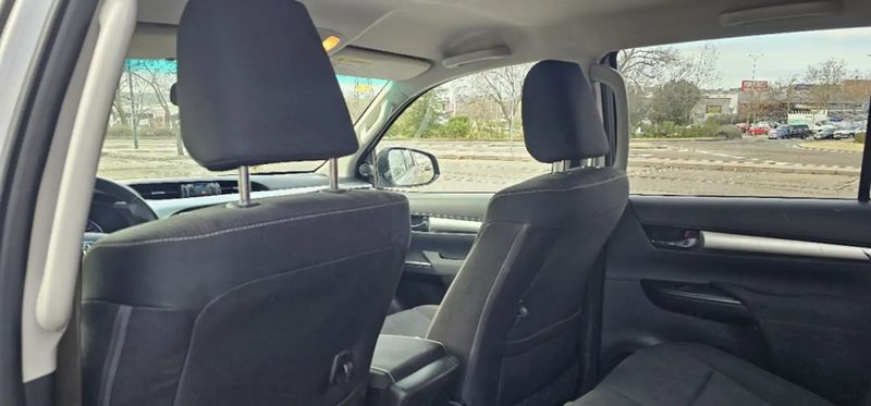 Toyota Hilux • 2020 • 118,000 km 10