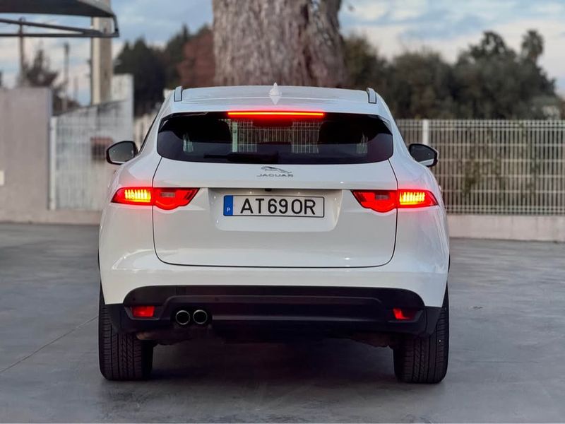 Jaguar F-Pace • 2017 • 180,000 km 5