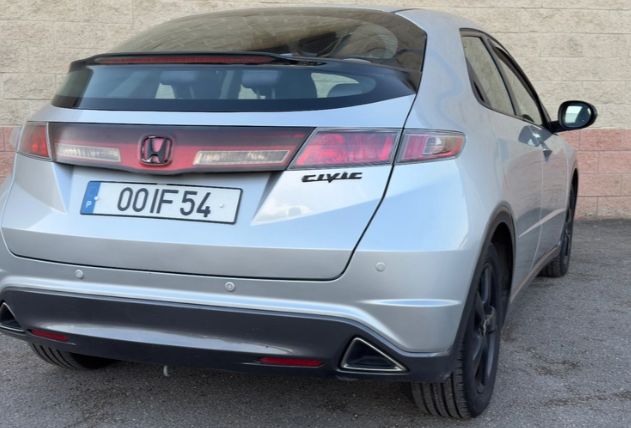 Honda Civic • 2009 • 162,524 km 3