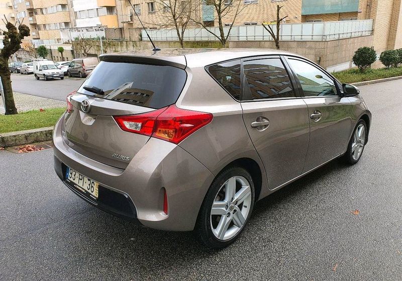 Toyota Auris • 2014 • 150,000 km 2