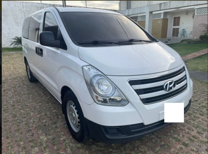 Hyundai H1 • 2017 • 140,000 km 2