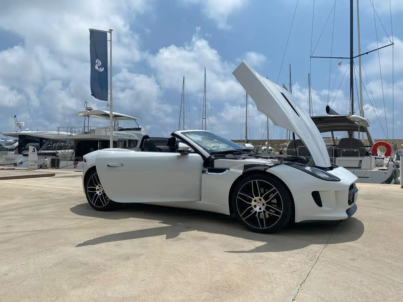 Jaguar F-Type • 2014 • 50,200 km 3