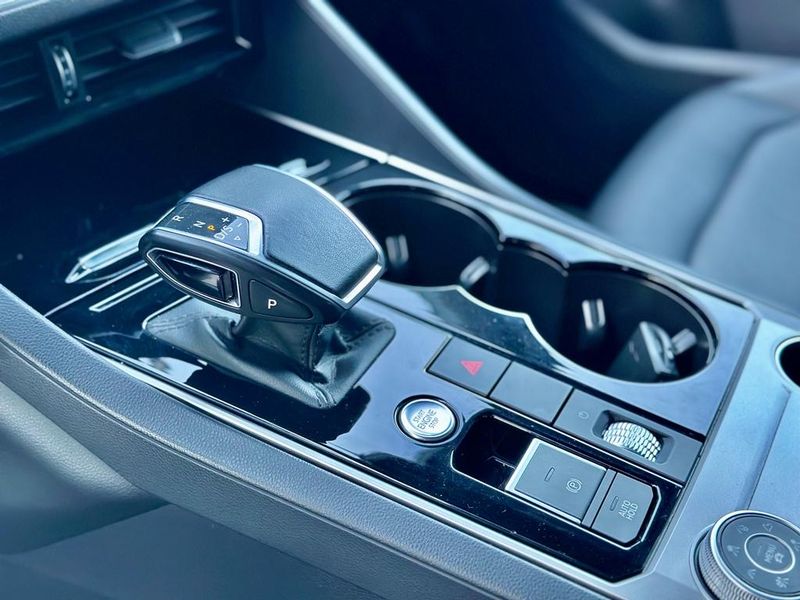 Volkswagen Touareg • 2019 • 160,000 km 2