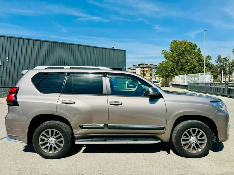 Toyota Land Cruiser • 2019 • 108,557 km 7