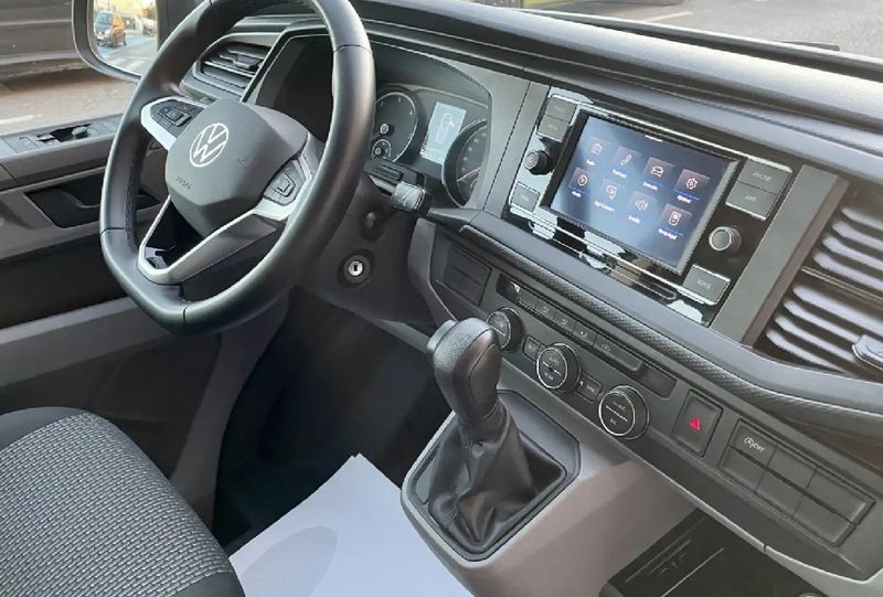 Volkswagen Caravelle • 2023 • 38,400 km 3