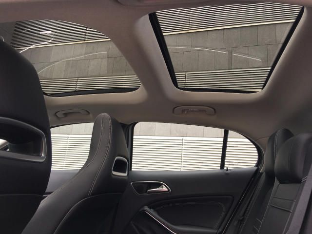 Mercedes-Benz GLA • 2014 • 110,000 km 14