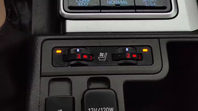 Toyota Land Cruiser • 2022 • 116,987 km 10