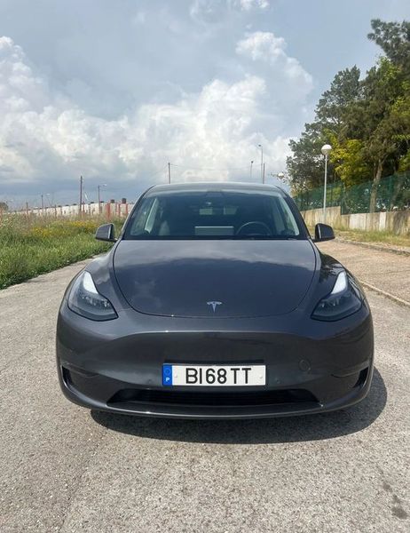 Tesla Model Y • 2021 • 68,000 km 1