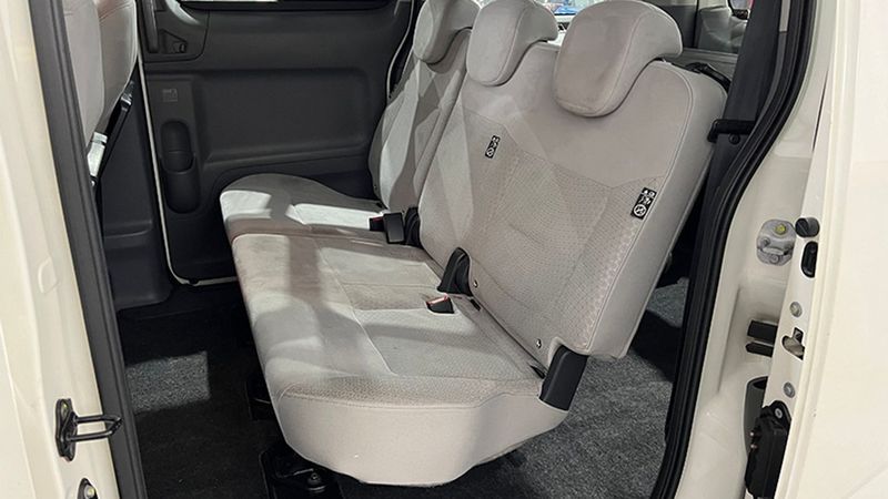 Nissan e-NV200 • 2015 • 98,817 km 13