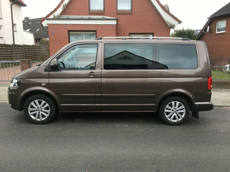 Volkswagen T5 Multivan • 2012 • 125,000 km 2