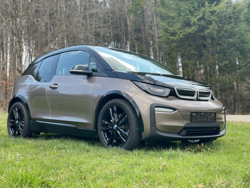 BMW i3 • 2020 • 30,980 km 8