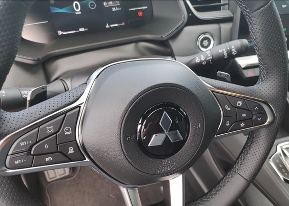 Mitsubishi ASX • 2024 • 1,500 km 11