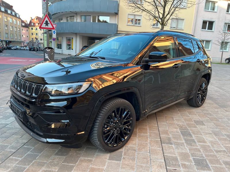 Jeep Compass • 2022 • 14,008 km 1