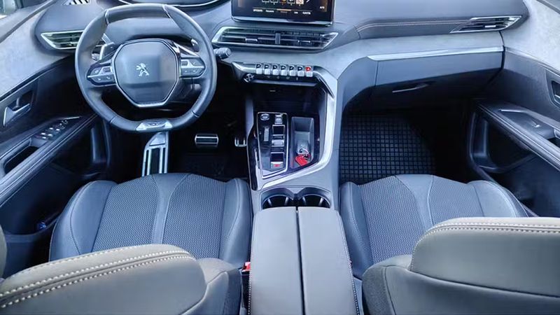 Peugeot 5008 • 2024 • 20,183 km 2