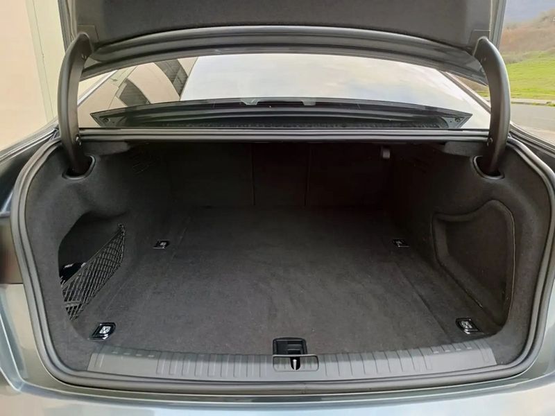 Audi A6 • 2020 • 215,000 km 9