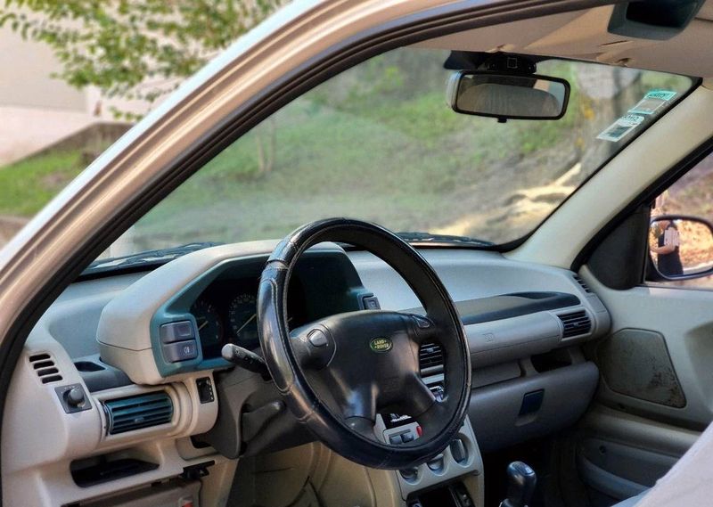 Land Rover Freelander • 1999 • 200,000 km 7
