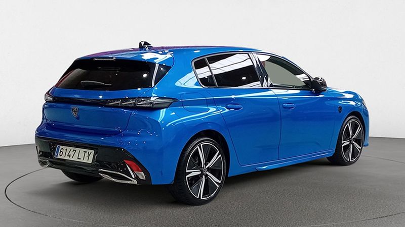 Peugeot 308 • 2021 • 42,107 km 2