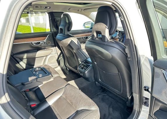 Volvo V90 • 2016 • 119,000 km 19