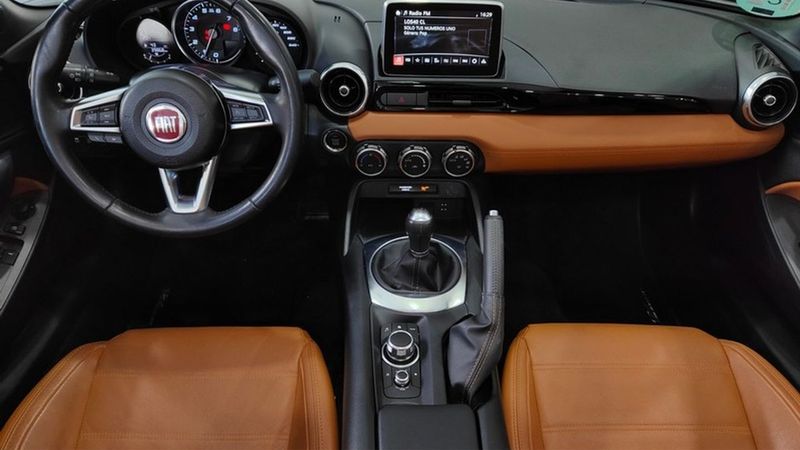 Fiat 124 Spider • 2018 • 38,900 km 9