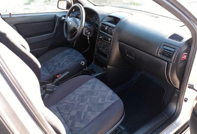 Opel Astra • 2001 • 249,999 km 4