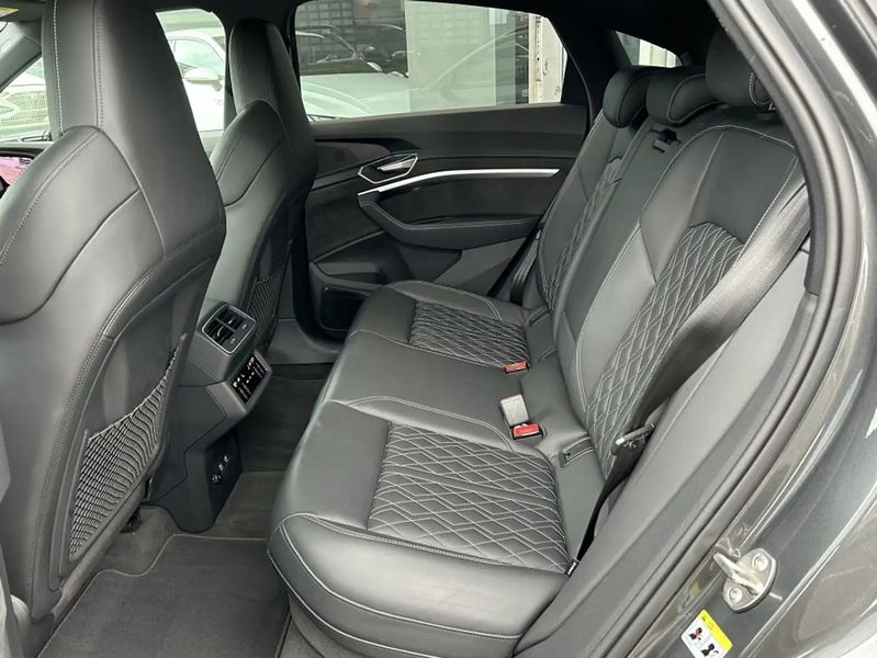 Audi e-tron • 2020 • 102,900 km 8