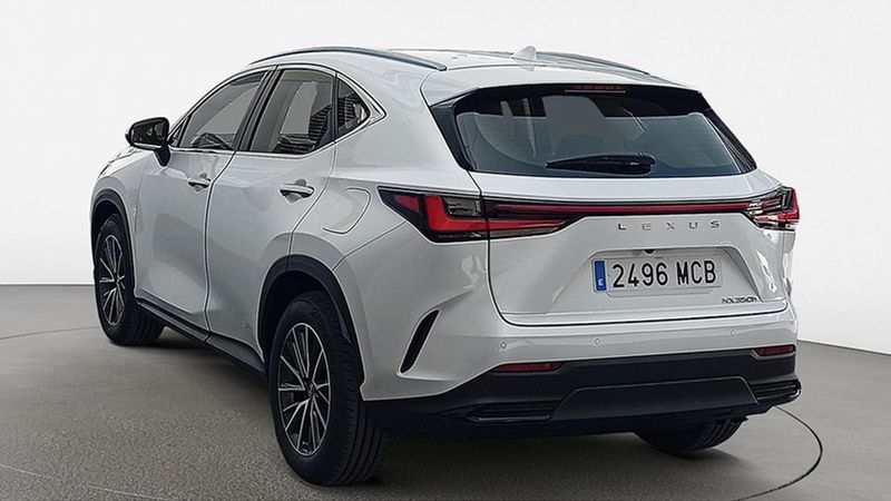 Lexus NX • 2022 • 4,056 km 8