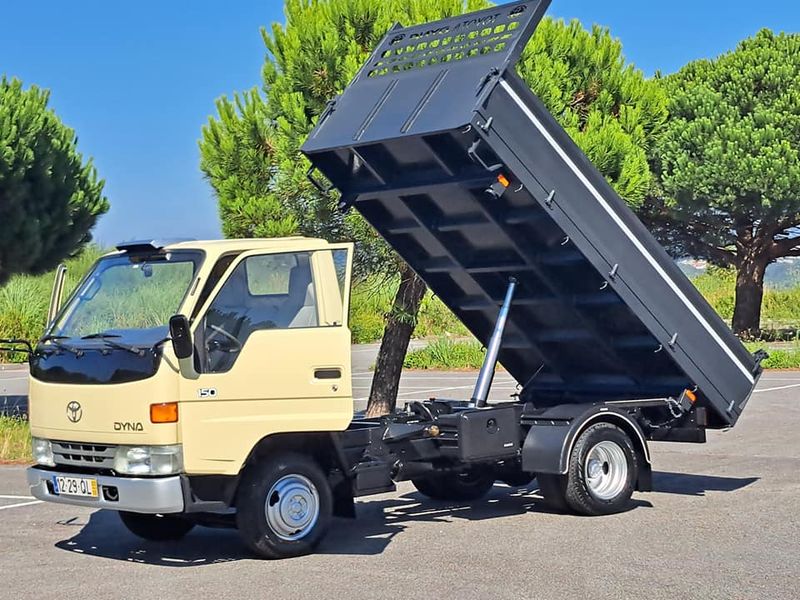 Toyota Dyna • 2000 • 69,000 km 9
