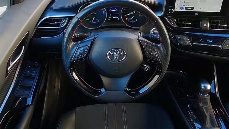 Toyota C-HR • 2022 • 51,255 km 6