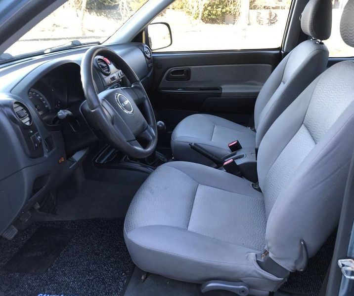Isuzu D-MAX • 2011 • 200,000 km 2