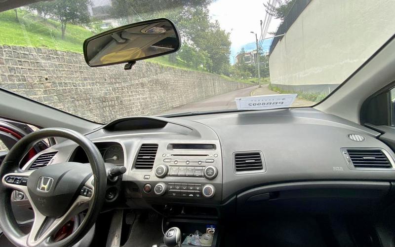 Honda Civic Coupé • 2008 • 124,000 km 9