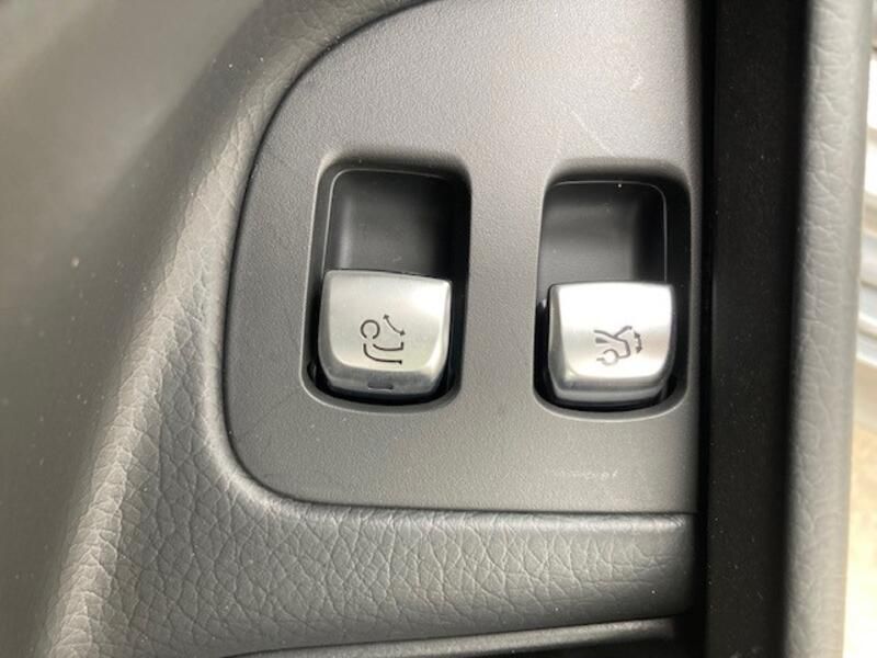 Mercedes-Benz E-Class • 2020 • 30,038 km 29