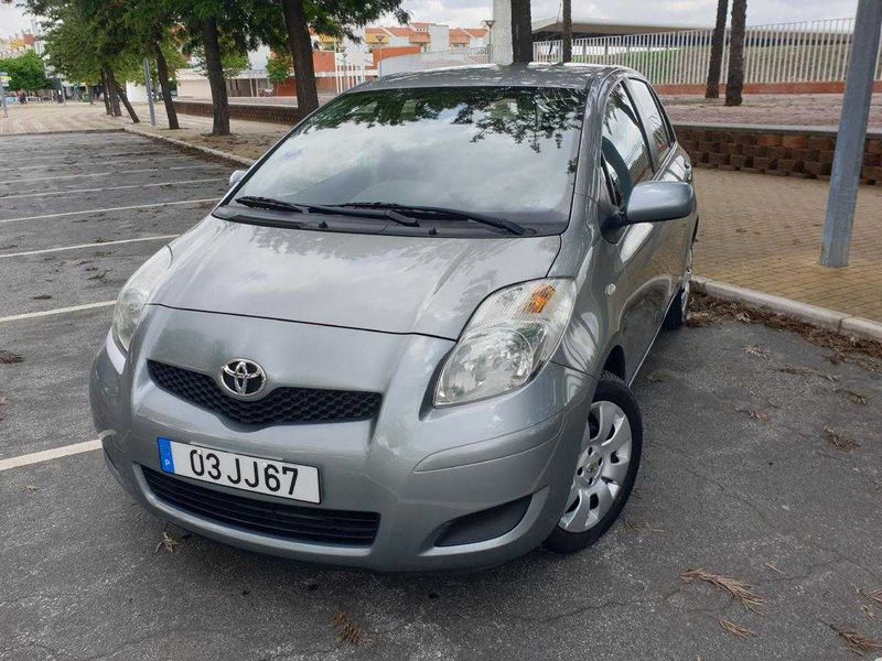 Toyota Yaris • 2010 • 70,120 km 2